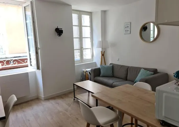 Le Petit Szálloda Valence